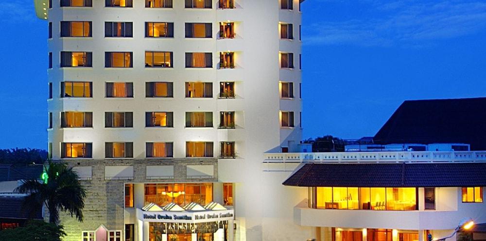 Hotel Santika Premiere Semarang Exterior foto