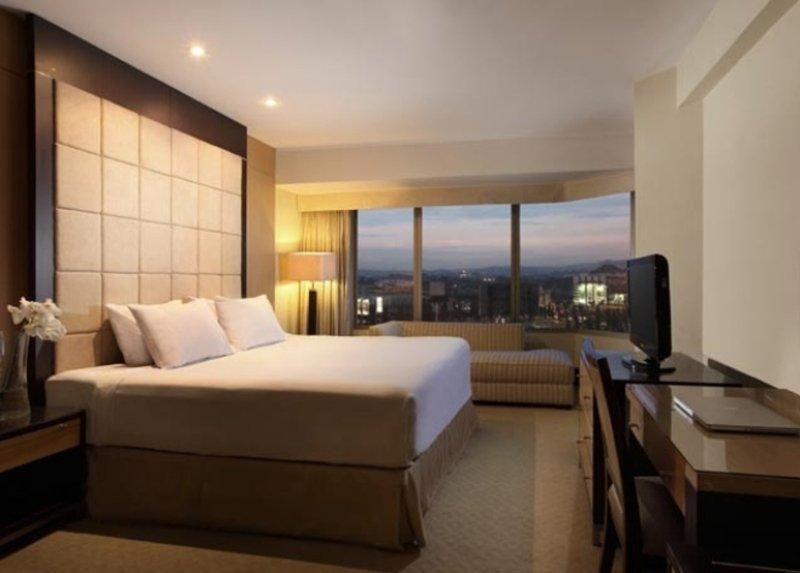Hotel Santika Premiere Semarang Exterior foto