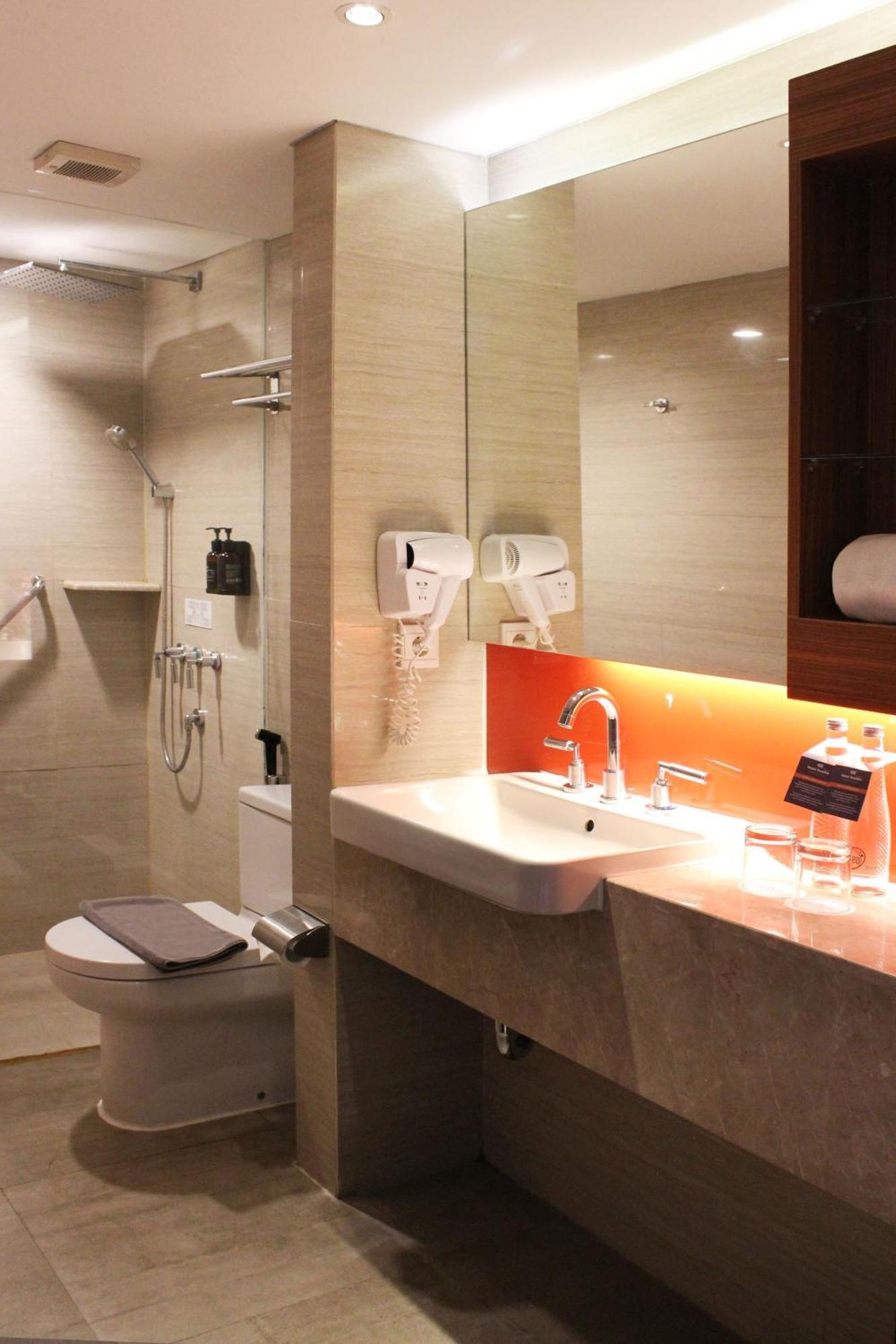 Hotel Santika Premiere Semarang Exterior foto