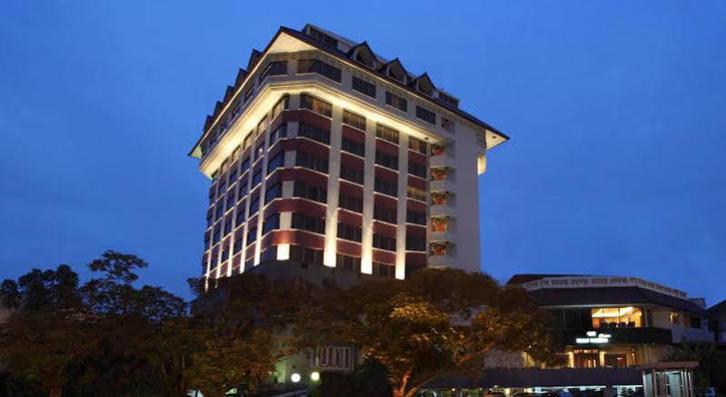 Hotel Santika Premiere Semarang Exterior foto